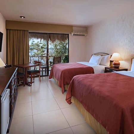 Camino Real Tikal‎ Hotel El Remate Ngoại thất bức ảnh