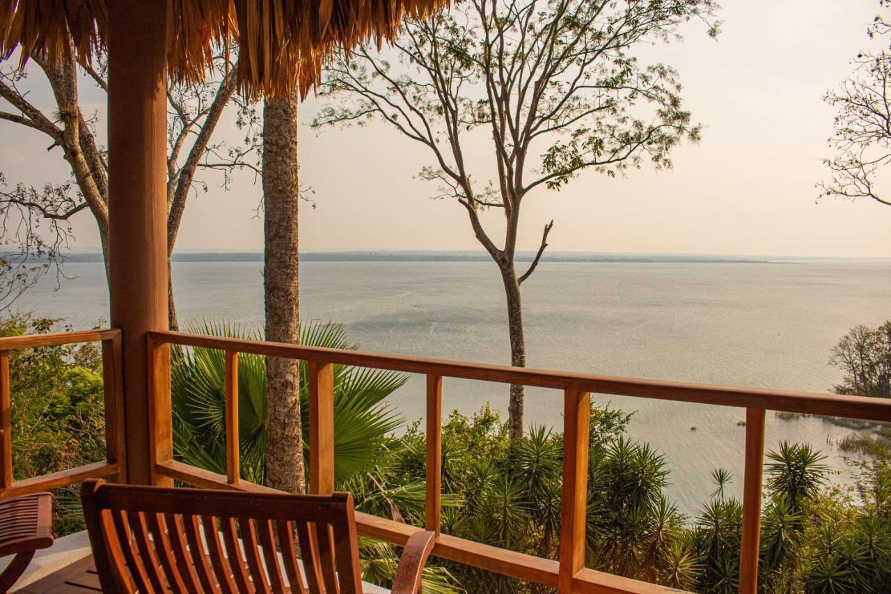 Camino Real Tikal‎ Hotel El Remate Ngoại thất bức ảnh