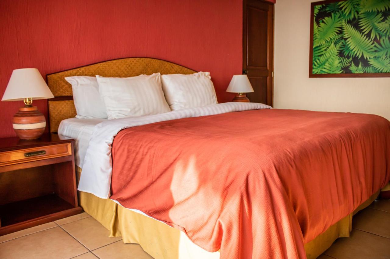Camino Real Tikal‎ Hotel El Remate Ngoại thất bức ảnh
