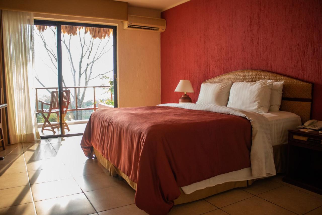 Camino Real Tikal‎ Hotel El Remate Ngoại thất bức ảnh