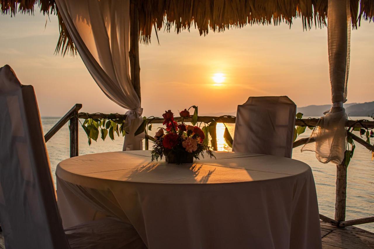 Camino Real Tikal‎ Hotel El Remate Ngoại thất bức ảnh