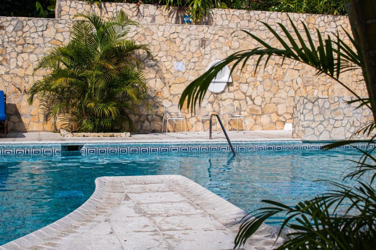 Camino Real Tikal‎ Hotel El Remate Ngoại thất bức ảnh