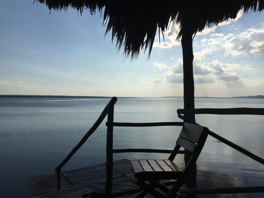 Camino Real Tikal‎ Hotel El Remate Ngoại thất bức ảnh