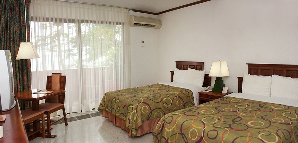 Camino Real Tikal‎ Hotel El Remate Ngoại thất bức ảnh